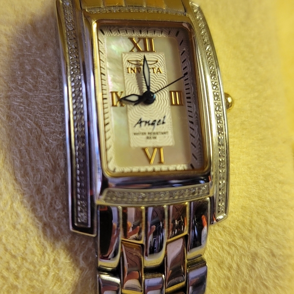 Invicta - Picture 2 of 3